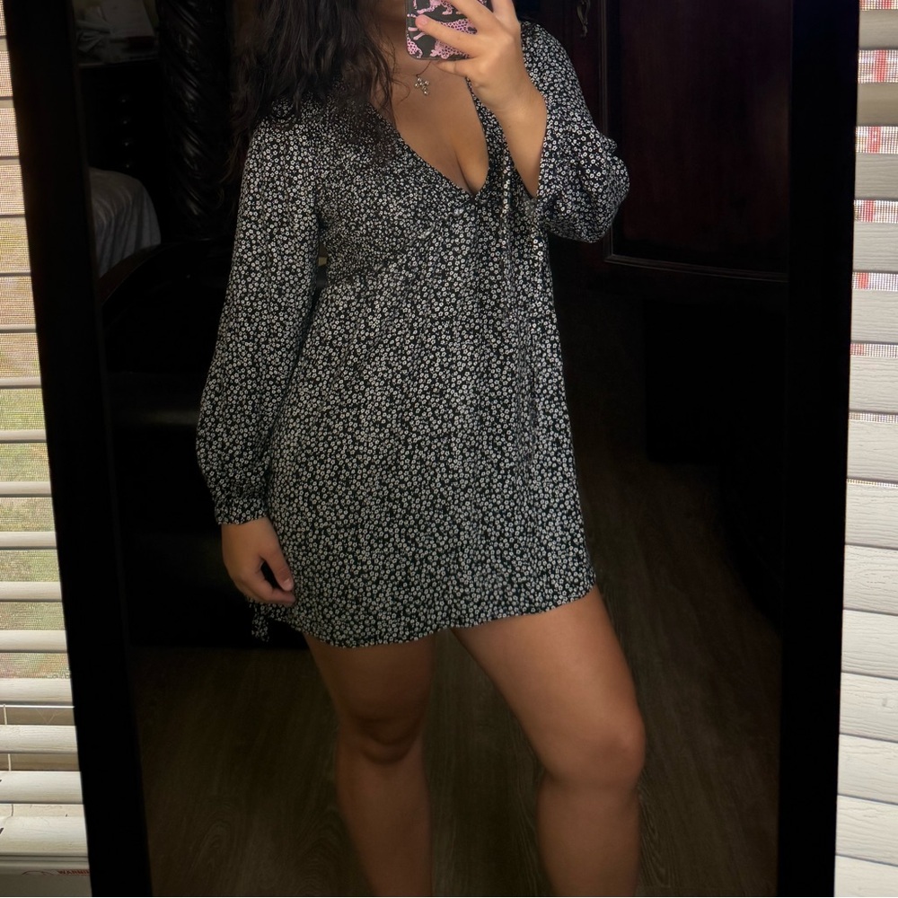 Black and white floral mini long sleeve mini dress